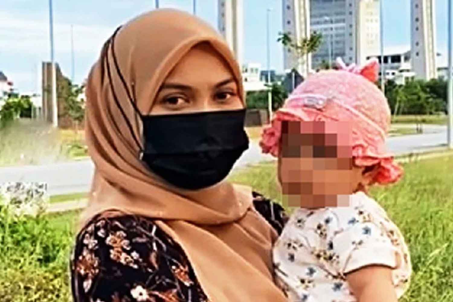 Wanita ini miliki dua set ‘kewanitaan’